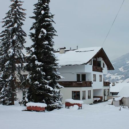 Gastehaus Treichl Hotel Fuegen Exterior photo
