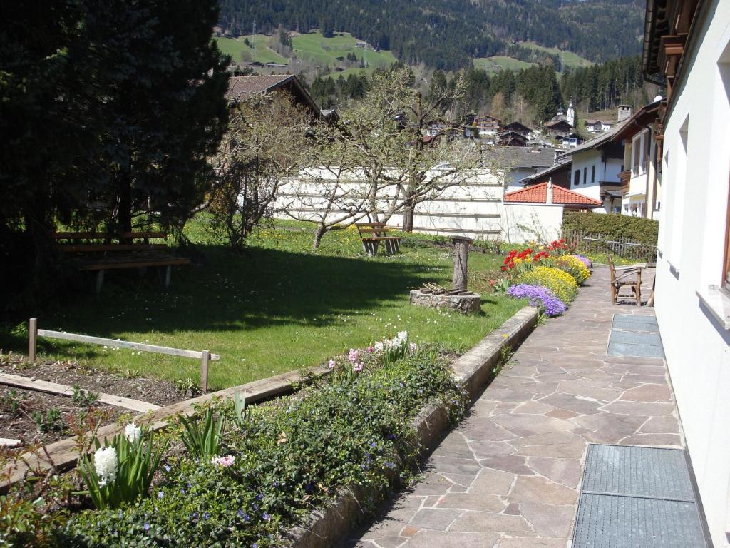 Gastehaus Treichl Hotel Fuegen Exterior photo