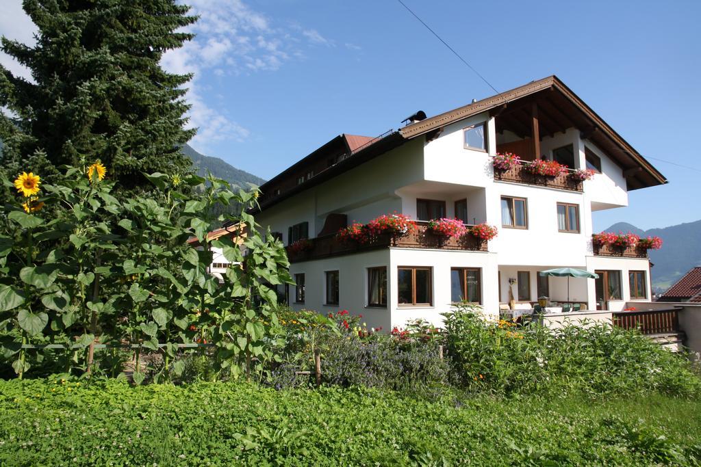 Gastehaus Treichl Hotel Fuegen Exterior photo