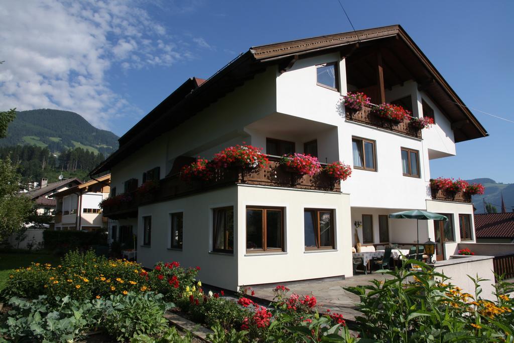 Gastehaus Treichl Hotel Fuegen Exterior photo