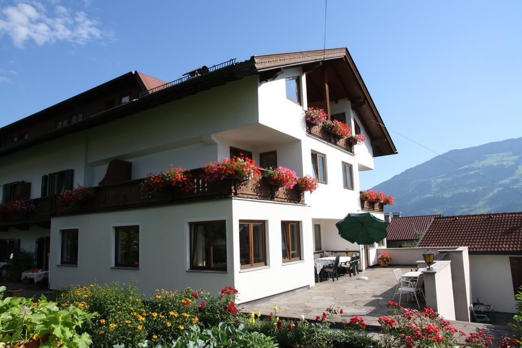 Gastehaus Treichl Hotel Fuegen Exterior photo